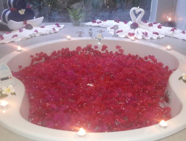 Sparsh – The Couple’s Spa